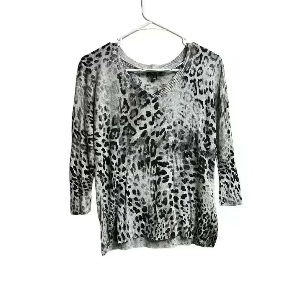 APT. 9 3/4 Sleeve Lightweight Animal Print‎ Sweater